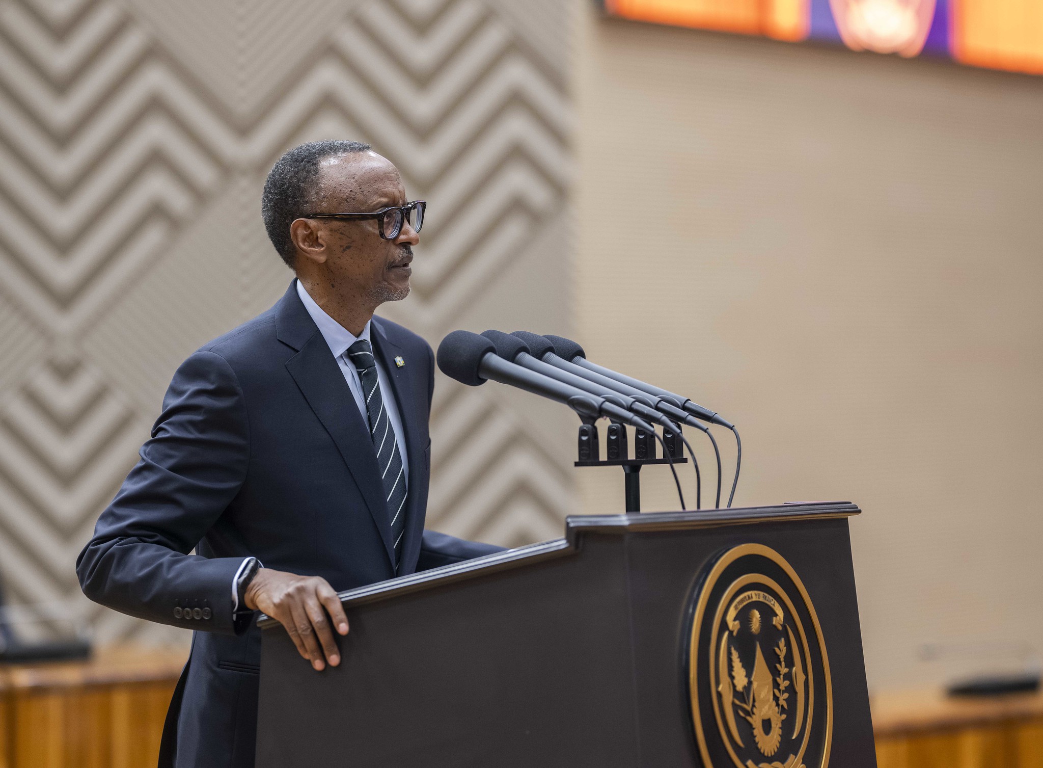 ‘Nta kwirara’- Perezida Kagame abwira abayobozi binjiye muri Guverinoma